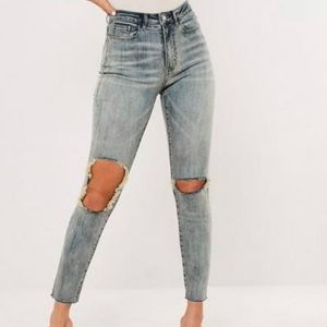 Distressed Hi Rise Jeans